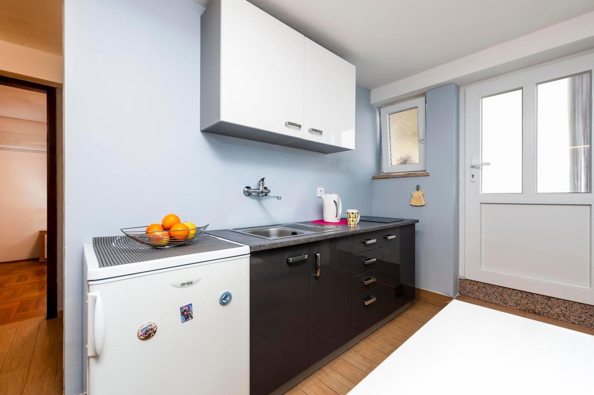 Apartments And Room Silvana Ровин Екстериор снимка