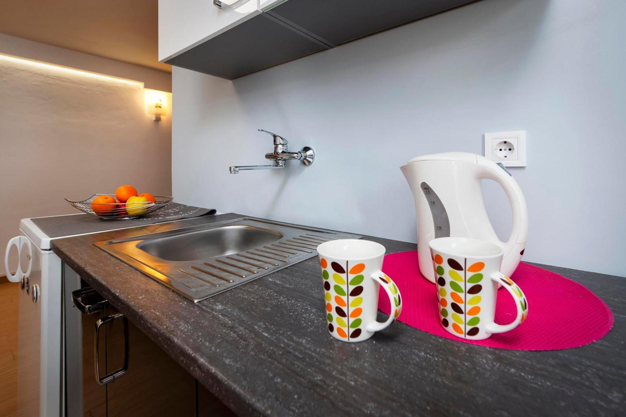 Apartments And Room Silvana Ровин Екстериор снимка