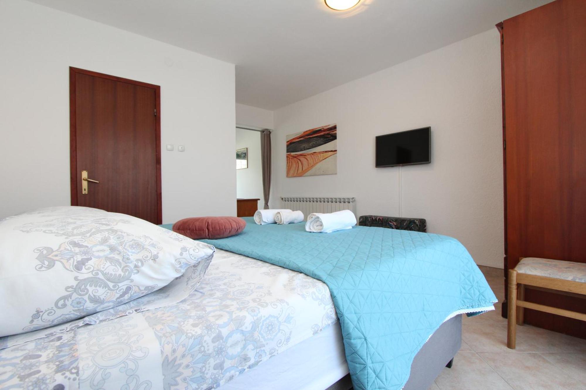 Apartments And Room Silvana Ровин Екстериор снимка