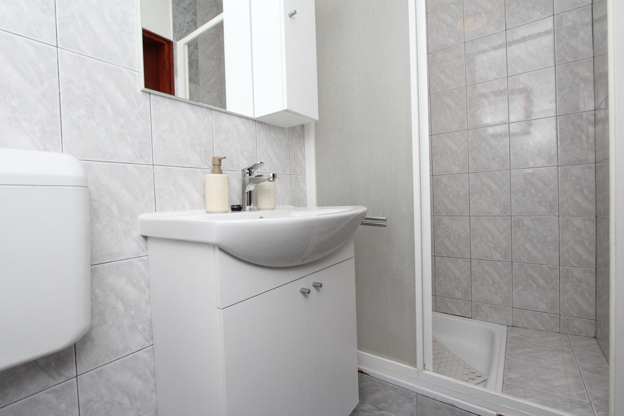 Apartments And Room Silvana Ровин Екстериор снимка