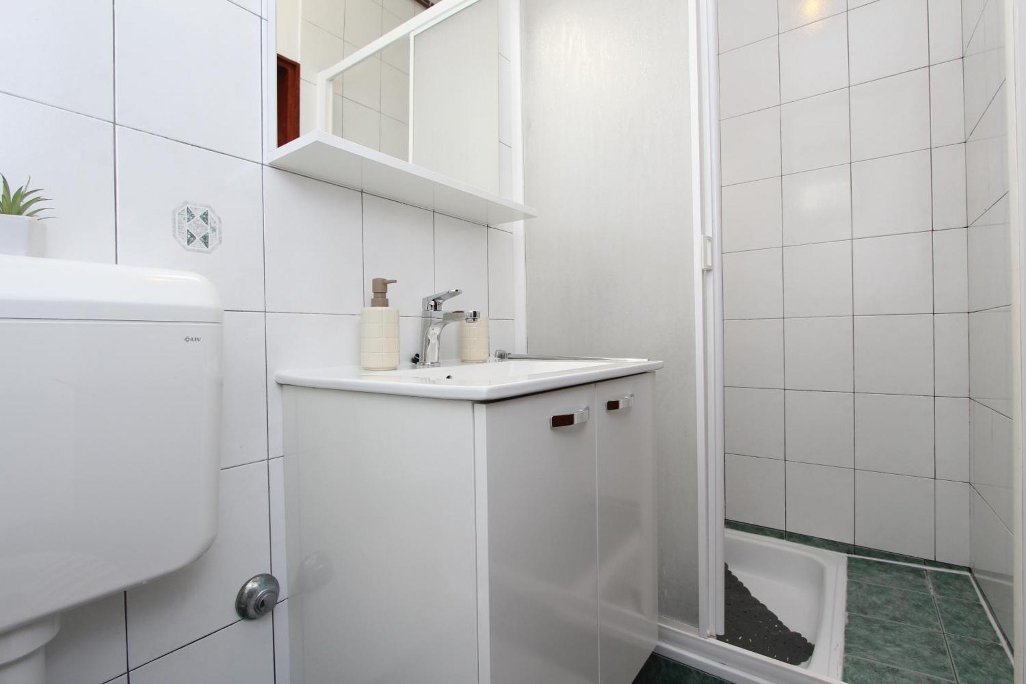 Apartments And Room Silvana Ровин Екстериор снимка